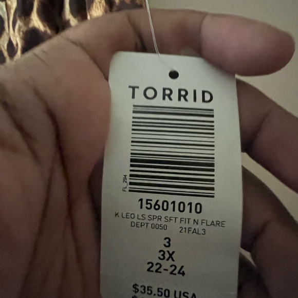 Torrid Super Soft Scoop Neck Fit And Flare Long Sleeve Top - Picture 7 of 9